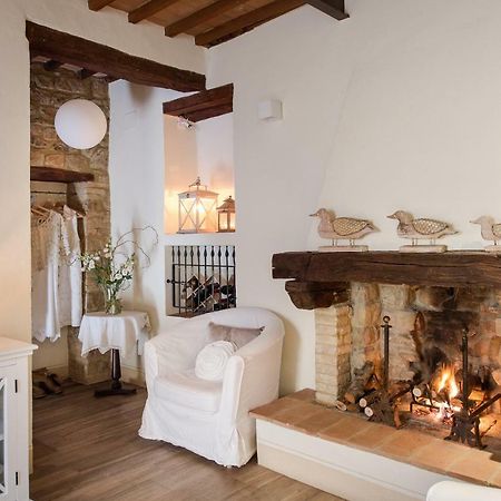 La Casa Di Alice Villa Castelnuovo dellʼAbate Екстериор снимка